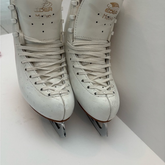 EDEA Motivo 220 with Legacy 8 blades - Picture 6 of 6